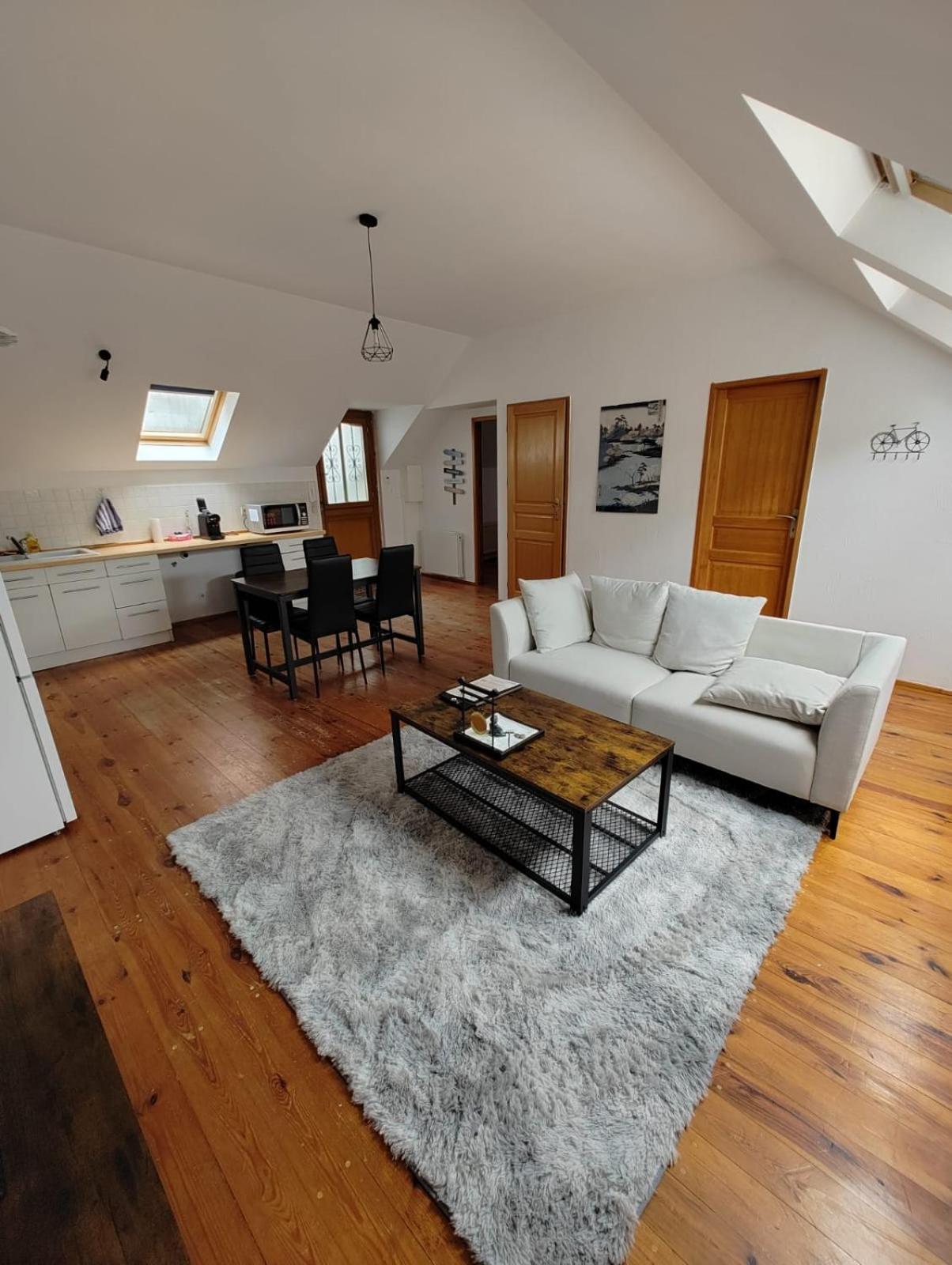 Cosy Appartement 2 Chambres Pont-de-lʼArche Eksteriør billede